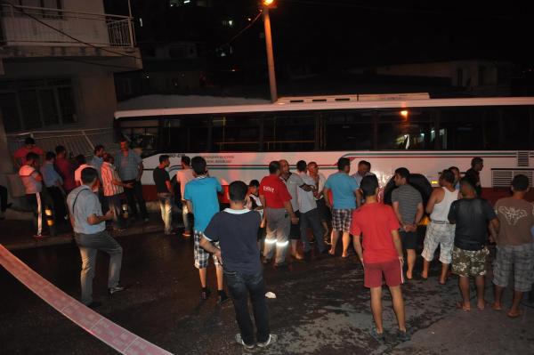 İzmir'de yaz yağmuru hayatı felç etti