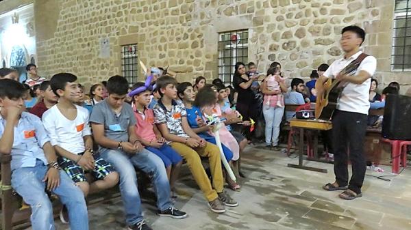 Güney Koreli çocuklar, Midyatlı Süryanilere misafir oldu