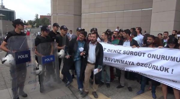 Adliye önünde açıklama yapmak isteyen avukatlara müdahale