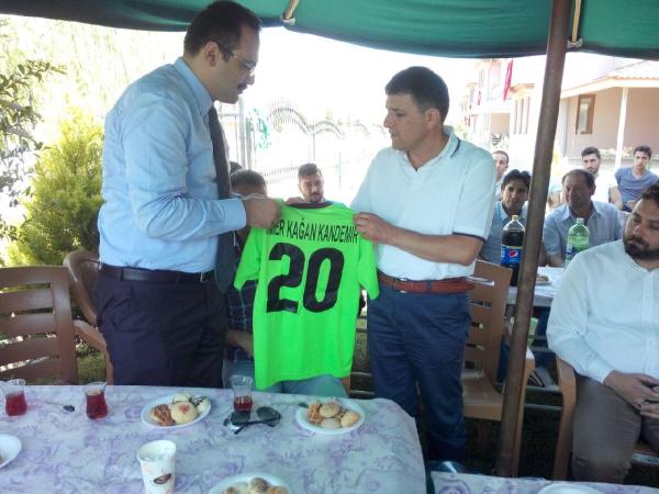 Denizlispor yönetici ve futbolcuları şehit ailesini ziyaret etti