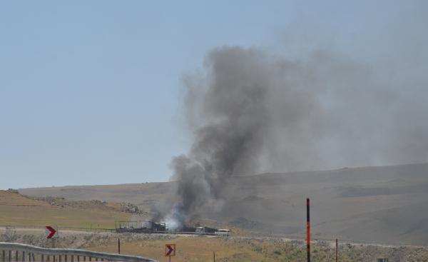 Doğubayazıt'ta yol kesen teröristler 1 uzman çavuşu şehit etti (2)