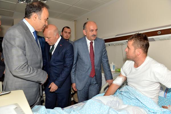 PKK'lıların kaçırdığı 112 görevlileri ile görüşen Sağlık Bakanı: Onların ki insanlık dışı birşey (2)