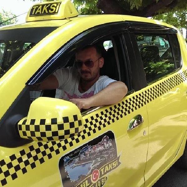 Ambulans taksi ile çarpıştı: 2 yaralı (2)