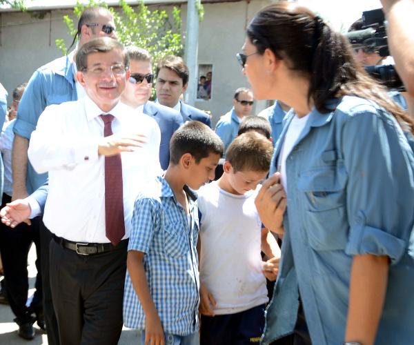 Başbakan Davutoğlu ve Genelkurmay Başkanı Özel, Suriye sınırında