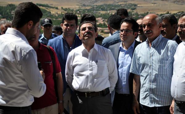 Bakan Güllüce, Divriği Ulu Cami'ye hayran kaldı