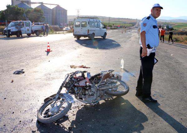 Kamyonun çarptığı motosikletin sürücüsü öldü