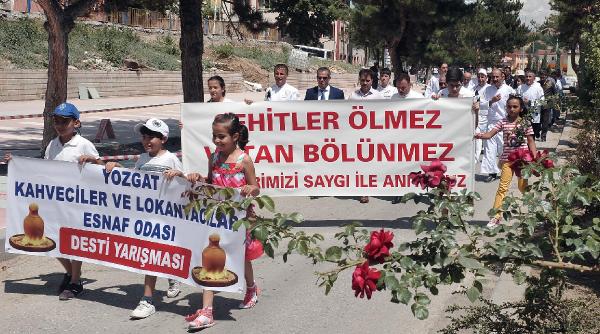 Testi Kebabı için yarışan aşçılar şehitler için yürüdü