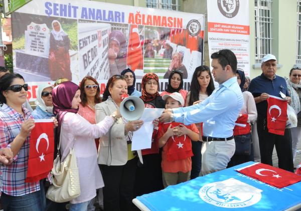 Türk Ocağı kadınları: Siyasiler,yüksek feragat ve şuurla hareket etmeli