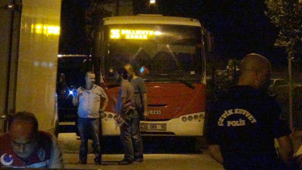 Belediye otobüsüne molotof kokteyli saldırı