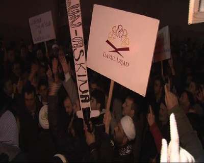 Cumhuriyet Gazetesi önünde protesto eylemi