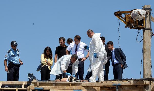 Elektrik akımına kapılan  işçi öldü