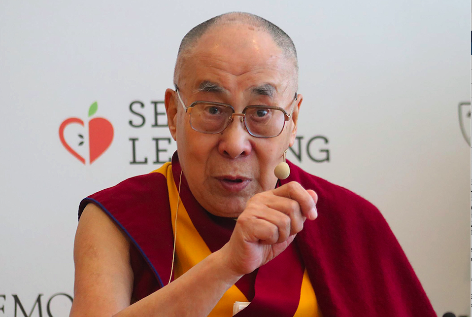 Dalai Lama hastaneye kaldırıldı