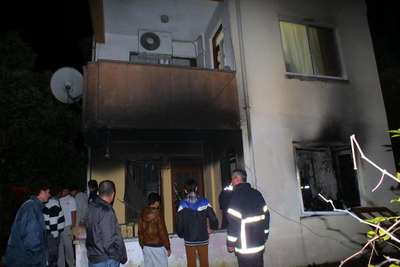 Isıtıcı kısa devre yaptı, 2 odalı ev küle döndü