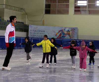 Erzurum'da artistik buz pateni sporcusu yetiştiriliyor