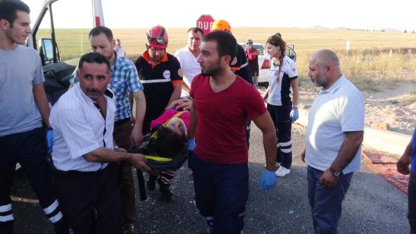 Aksaray’da 2 otomobil çarpıştı: 12 yaralı