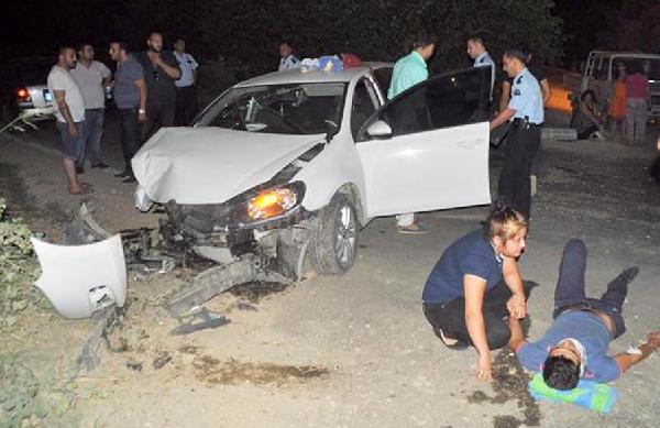 Alkollü sürücü kaza yaptı, hamile eşi ve arkadaşı yaralandı