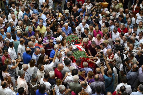 Fikret Otyam cemevinden türkülerle uğurlandı (2)