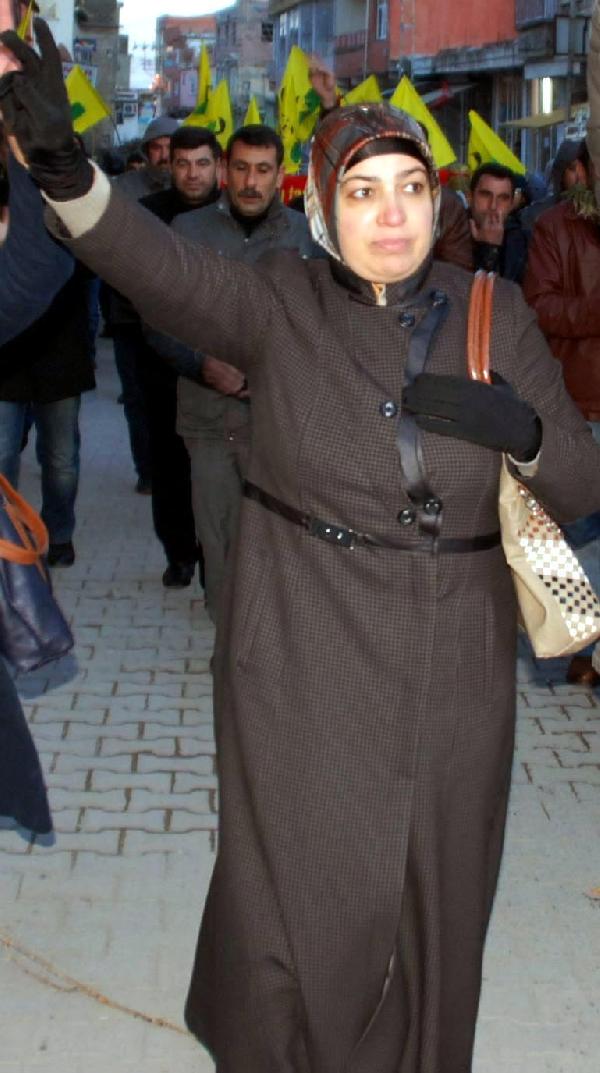 Hani Belediye Eşbaşkanı DBP'li Nevin Oktay, kendisini bıçaklayan babasından şikayetçi olmadı