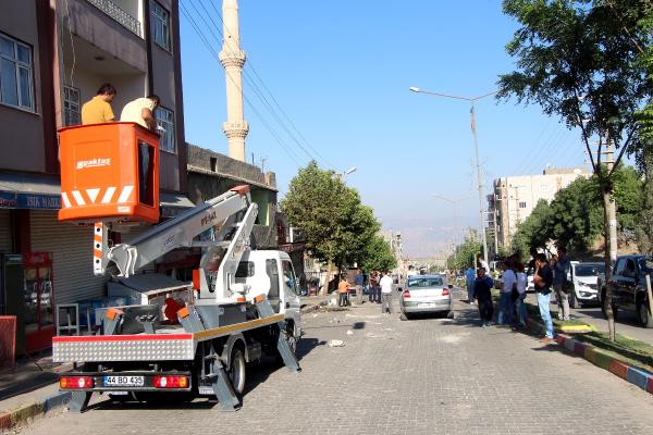 Şırnak'ta bombalı saldırının izleri sabah ortaya çıktı