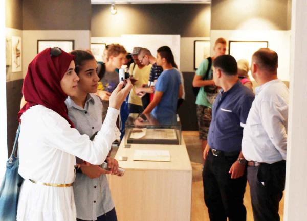 Macar öğrencilerden Tökeli İmre Anıevi'ne  ziyaret