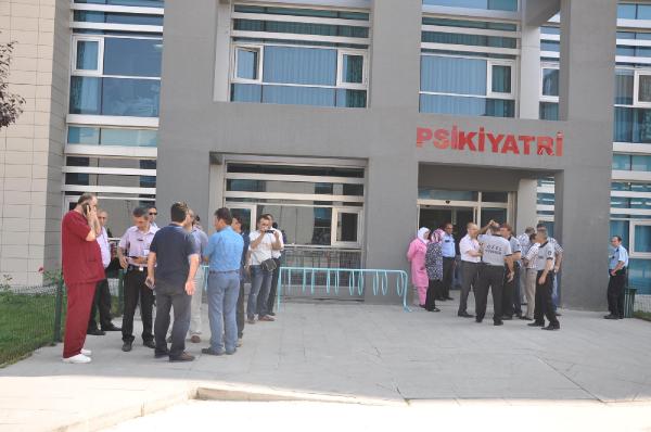 Psikoloğu bıçakla rehin aldı, nişanlısı getirilince teslim oldu