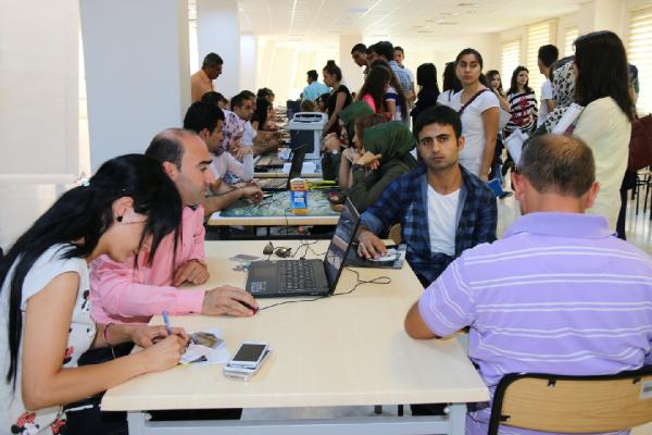 NEÜ’ye 3 bin 757 öğrenci kesin kayıtlarını yaptırdı