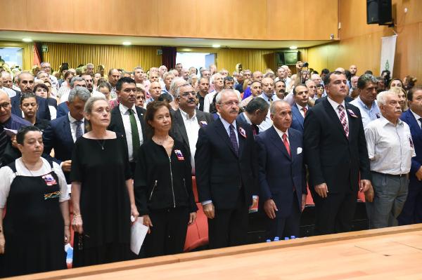Kılıçdaroğlu Fikret Otyam'ın cenaze törenine katıldı