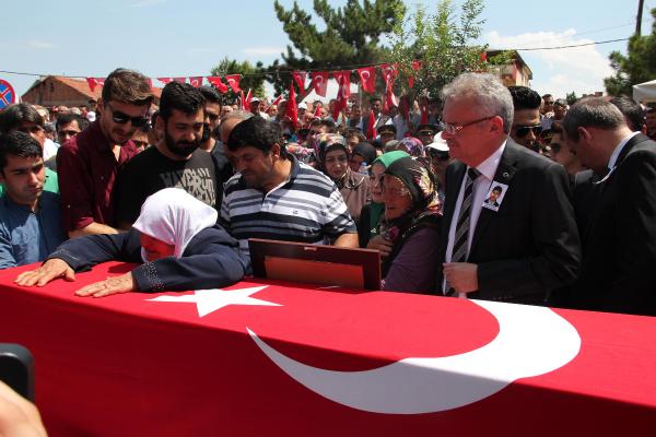 Çankırılı şehit, adını aldığı şehit dayısının yanında toprağa verildi