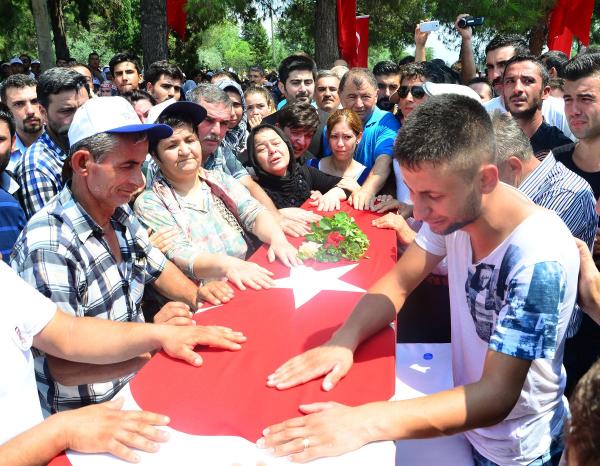 Denizli şehidini alkışlar ve gözyaşlarıyla uğurladı