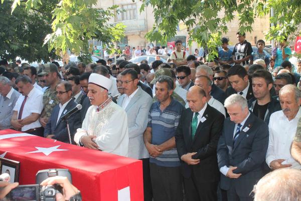 Şehit onbaşı Barış Aybek'in annesi Kürtçe ağıtlar yaktı (2)