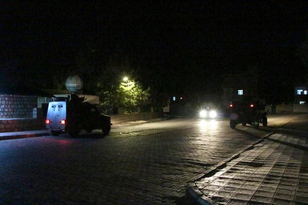 Nusaybin'de polise bombalı ve silahlı saldırı: 2 polis yaralı
