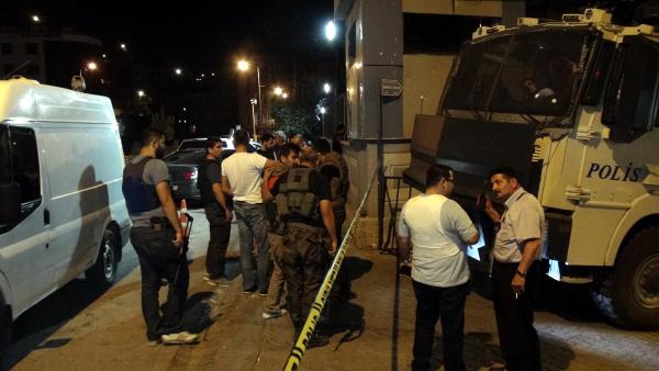 Park halindeki TOMA'ya el yapımı bomba atıldı