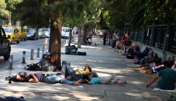 İzmir'de, Suriyeli mülteci akınına karşı önlemler alınıyor
