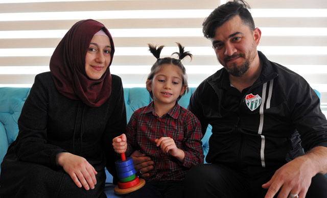 Küçük Zeynep, ilaç bekliyor