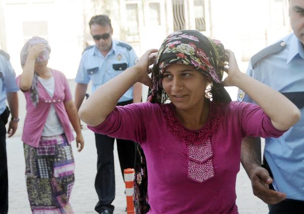 Amca kızlarına 'hırsızlık' gözaltısı