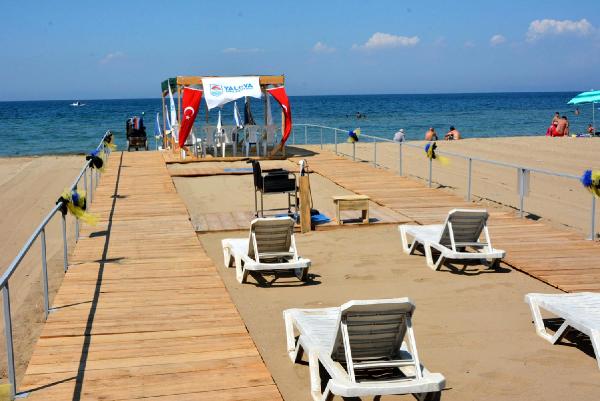 Yalova’da engellilere özel plaj hizmete girdi