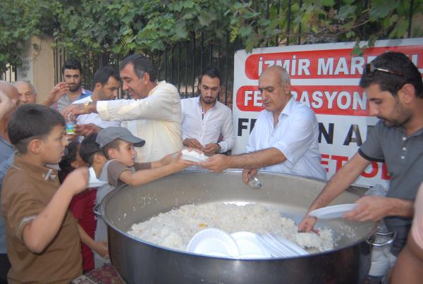 İzmir Mardinliler Federasyonu'ndan, Suriyelilere yemek
