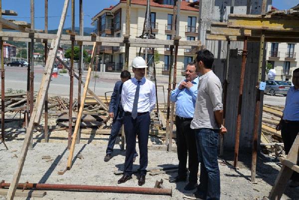 Sadece vali baret taktı