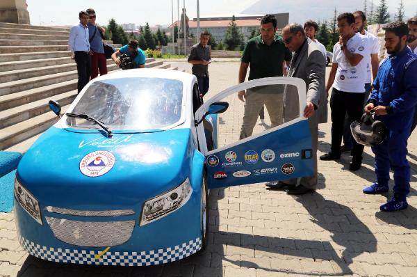 Üniversite öğrencileri 'Volta-Car'ı tanıttı
