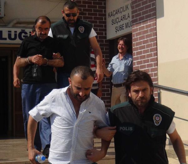 PKK'ya ait uyuşturucuya müşteri ararken yakalandılar
