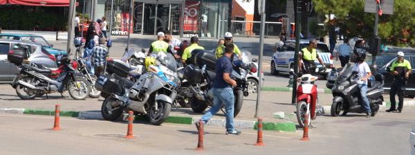 'Kask motosikletin emniyet kemeridir' diye uyarıp ceza yazdılar