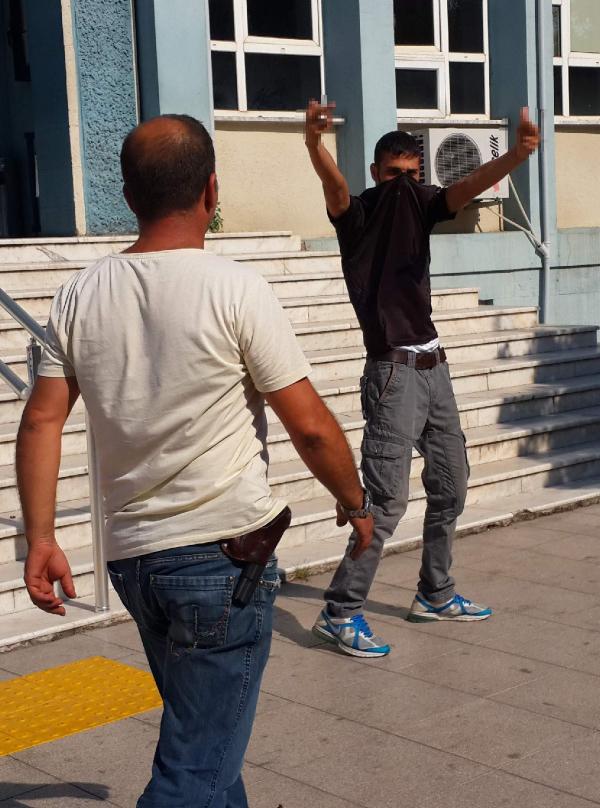 Tost siparişi verdiği kahvecinin parasını çaldı, tutuklandı
