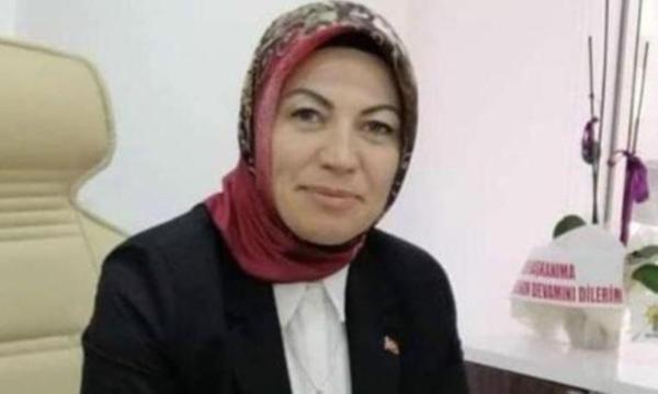 AKP'li başkanın ne iş yaptığı bilinmiyor