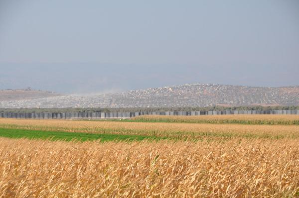 Hatay'ın bir ilçesinin daha sınırına duvar örüldü