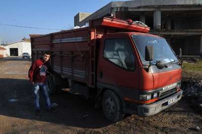 Kamyonundan 1.5 ayda 8 kez yakıt ve 3 akü çalındı
