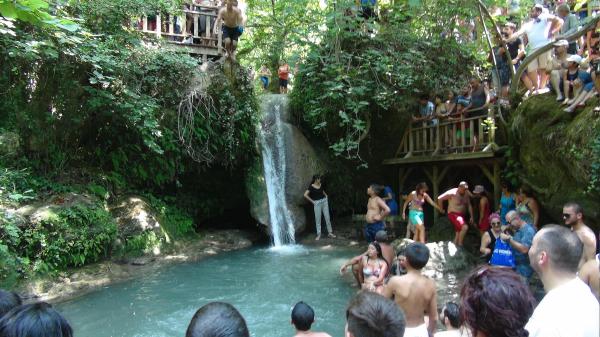 Serinlemek isteyenlerin adresi Turgut Şelalesi
