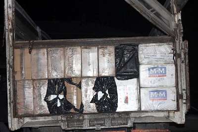 Kayseri'de 151 kilo esrar ve 136 bin paket kaçak sigara ele geçirildi