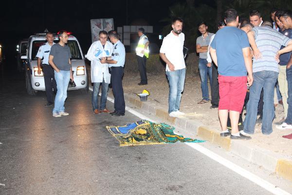Biri otomobil çarpması sonucu, diğeri kalp krizi geçirerek can verdi