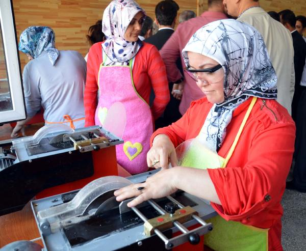 Zileli kadınlar ekmeğini taştan çıkarıyor