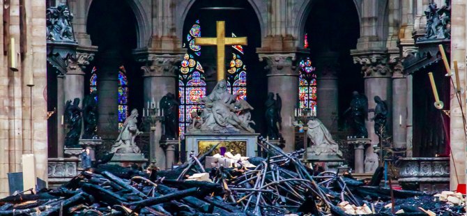 'Katedral yangını bulunmaz bir fırsat'